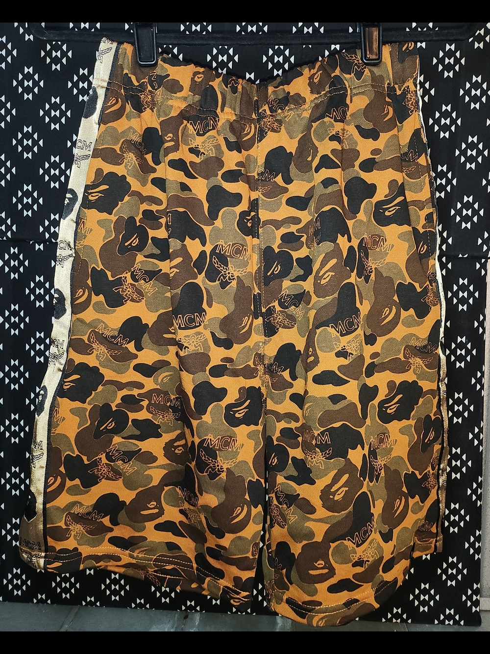 A Bathing Ape X MCM Men's Camouflage Athletic Shorts - Olive/Brown Camo